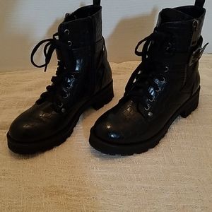 Combat boots